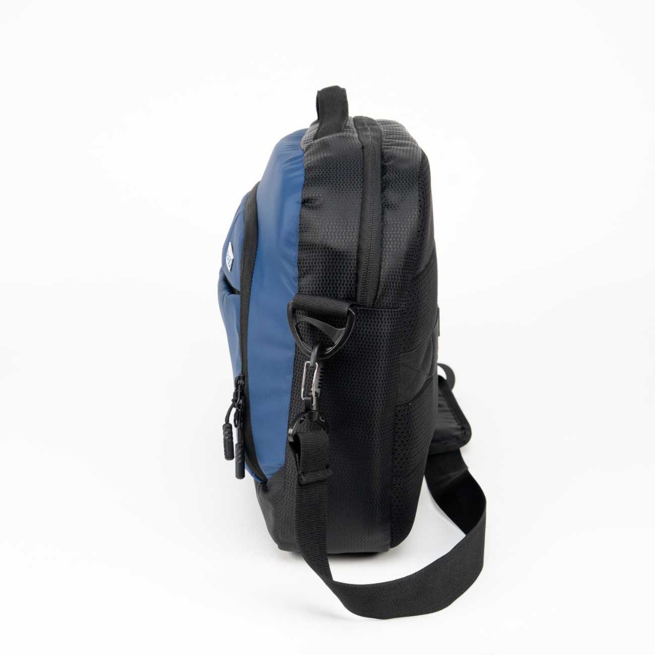 Robago Hugo Navy blue executive bag-12L                                  Material-Polyester